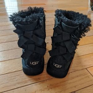 Toddler Bailey bow uggs